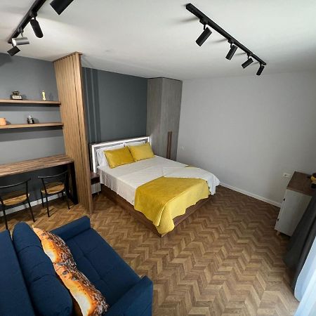 Florent'S Superb Studio, Free Parking & Garden!! Тирана Экстерьер фото